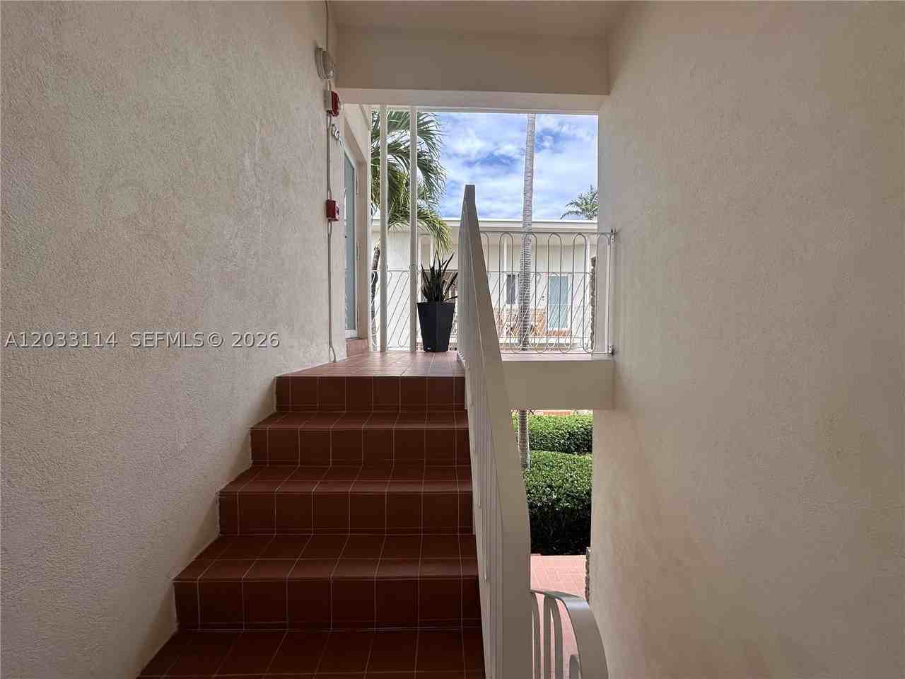 1100 Venetian Way #2B - Photo 6 of 36