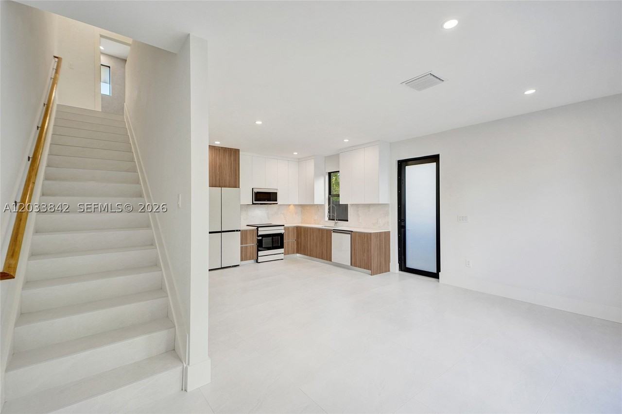 119 Ne 118th St - Photo 7 of 31