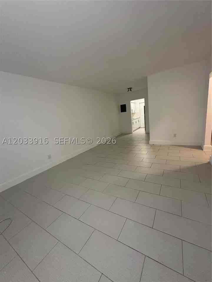 8205 Crespi Blvd #3 - Photo 3 of 18