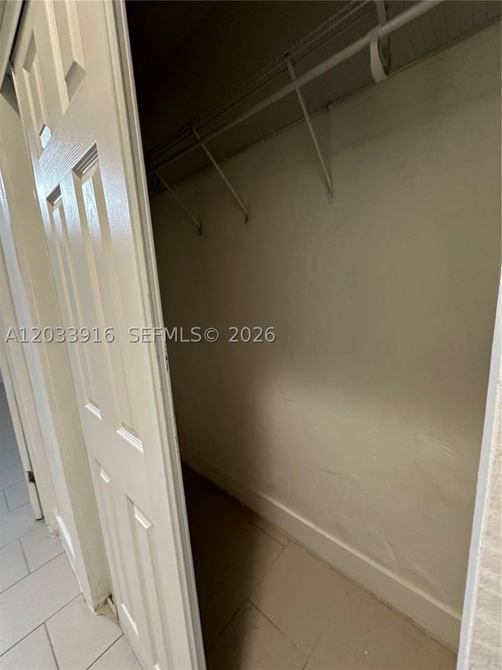 8205 Crespi Blvd #3 - Photo 7 of 18