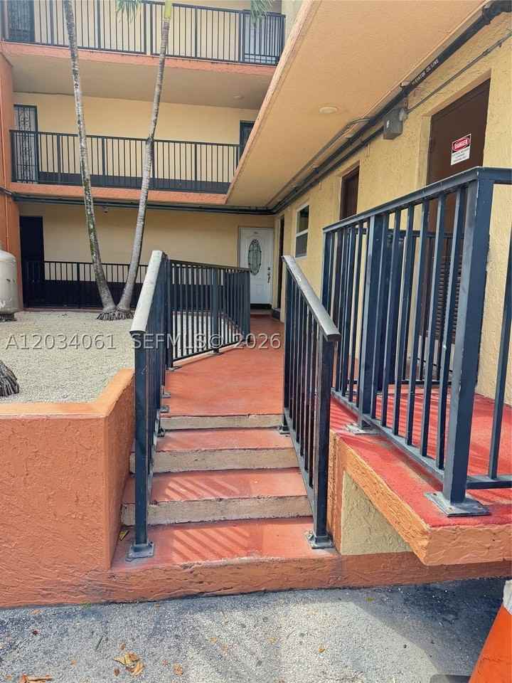 677 Sw 9th Ave #407 - Photo 2 of 23