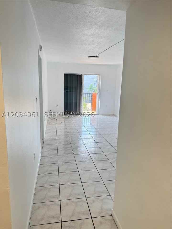 677 Sw 9th Ave #407 - Photo 5 of 23