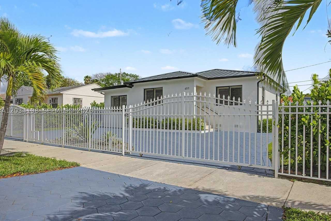 6511 Sw 18th St - Photo 2 of 22