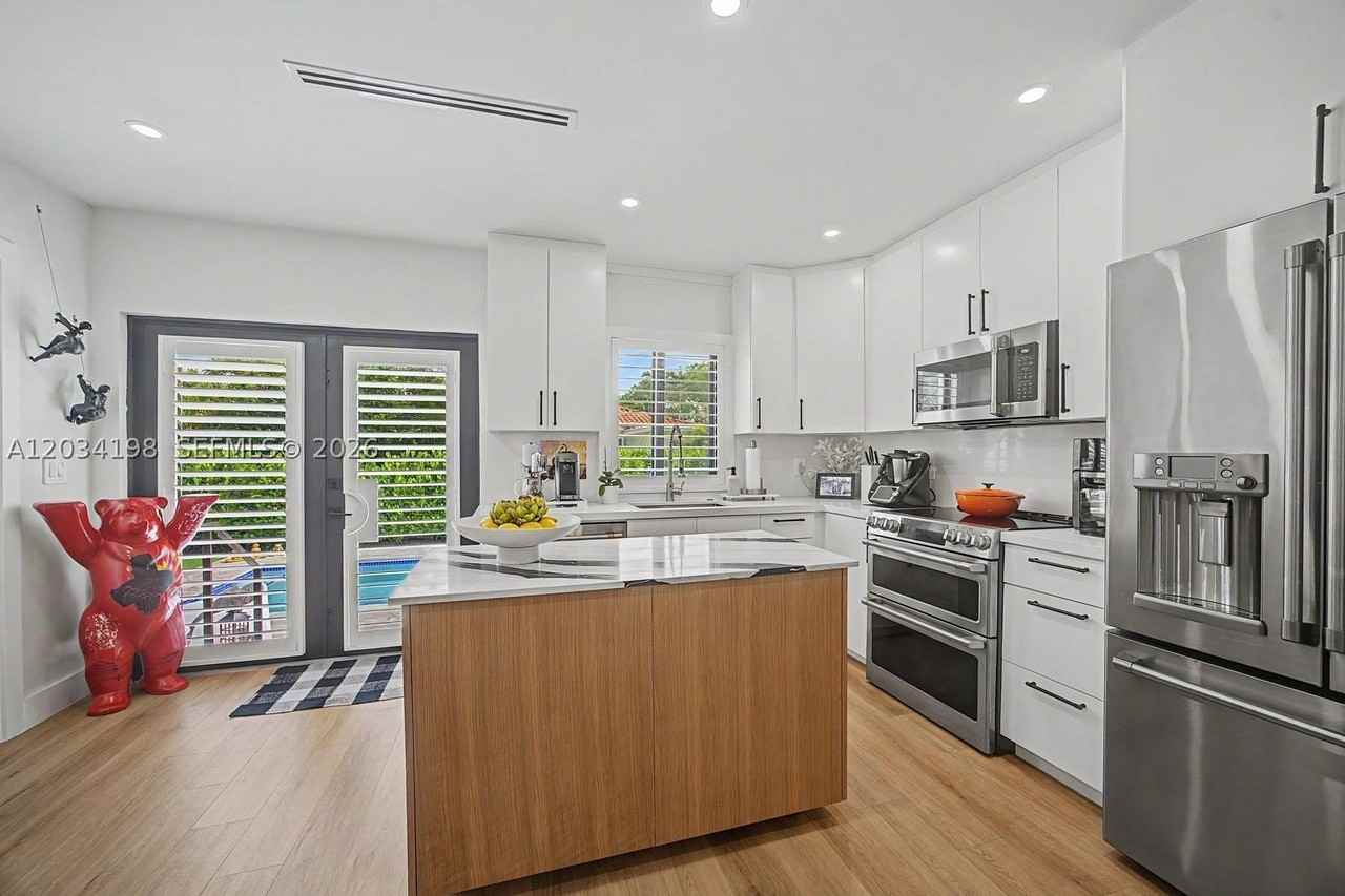 6511 Sw 18th St - Photo 7 of 22