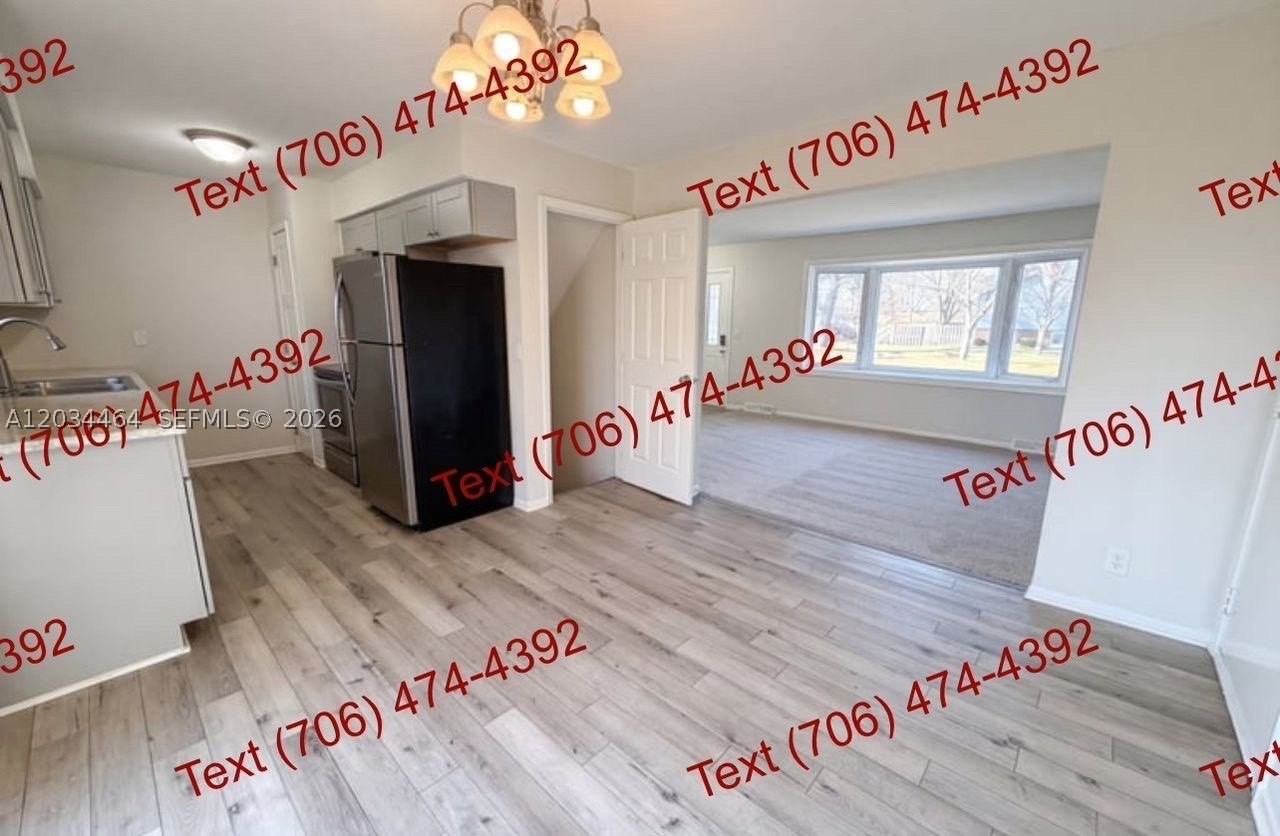 693 Sw Homeland Rd - Photo 4 of 7