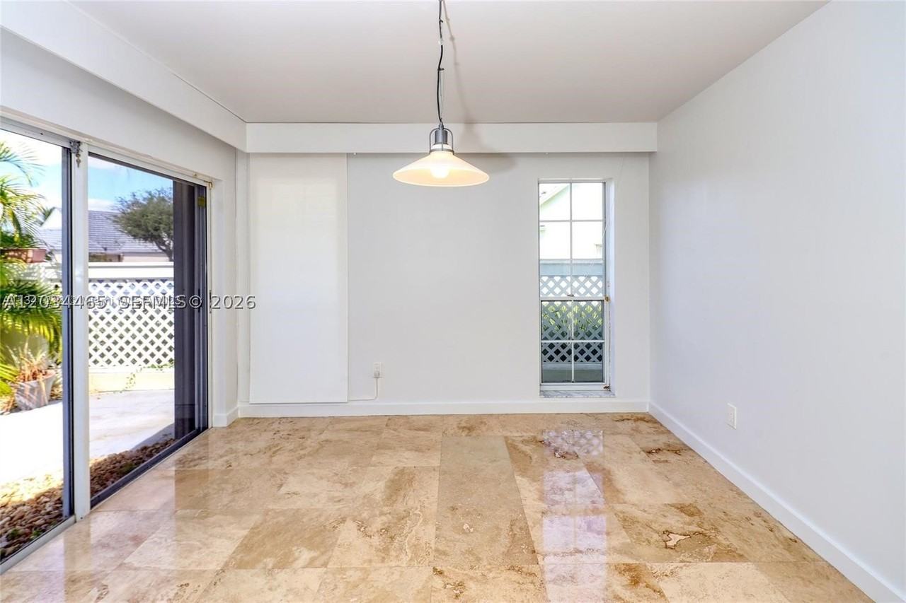 4761 Nw 98th Pl - Photo 6 of 24