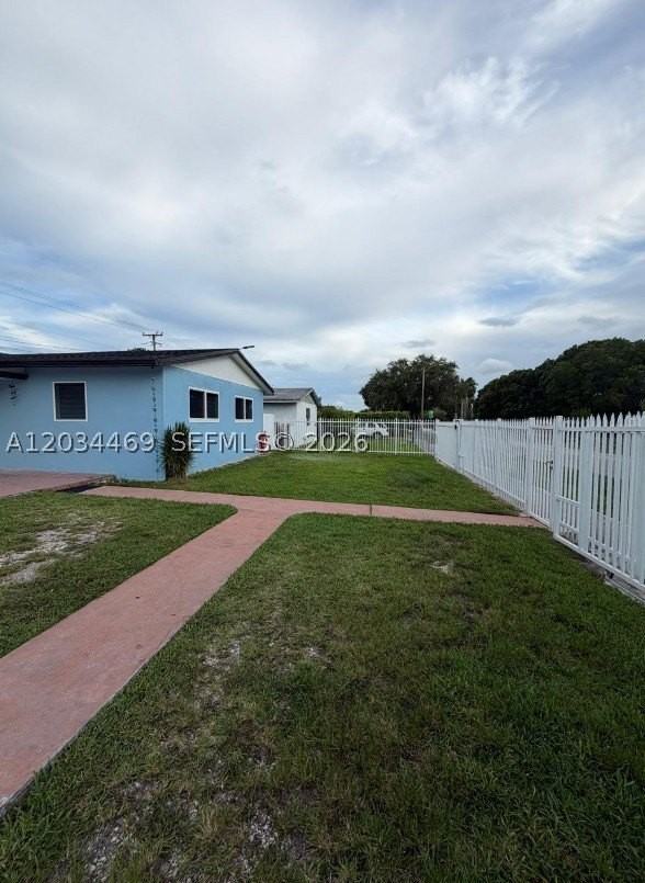20301 Sw 117th Ave - Photo 4 of 25
