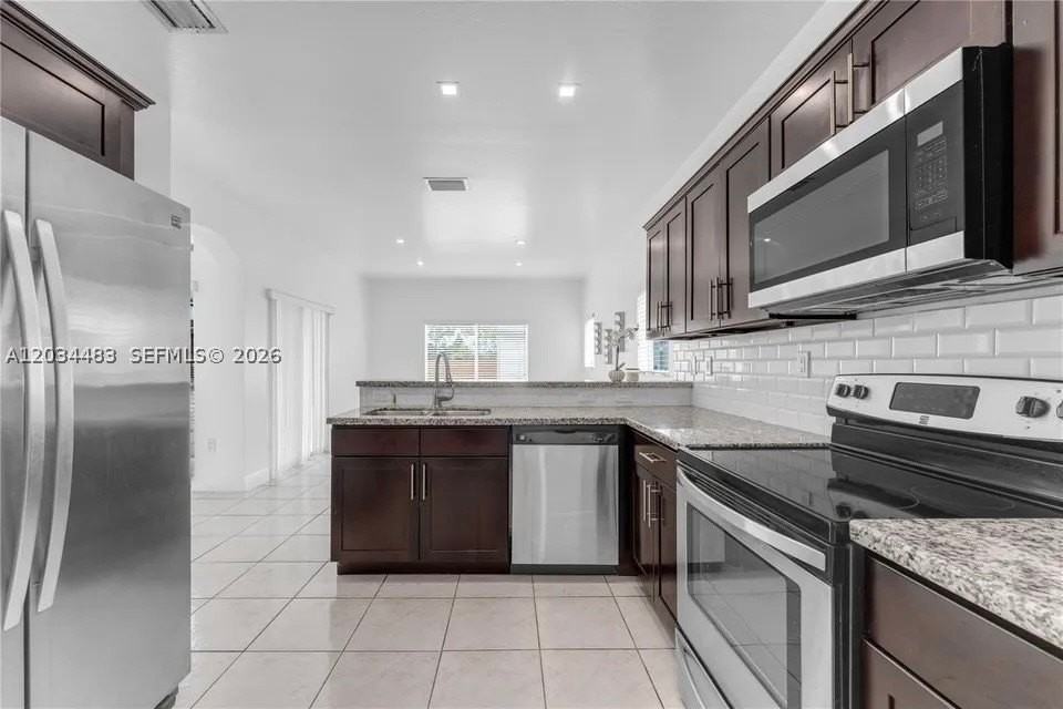 28037 Sw 133rd Pl - Photo 5 of 20