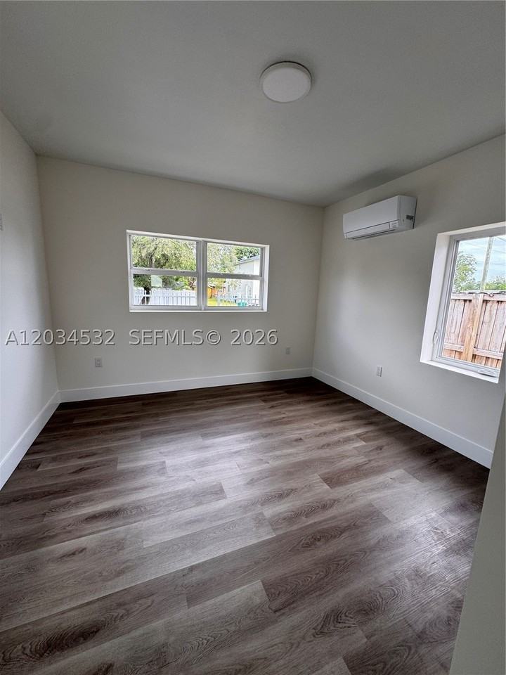 2239 Nw 87th St #8 - Photo 6 of 9