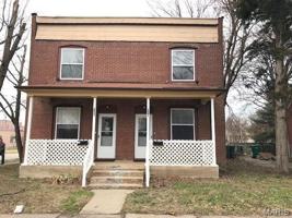 featured image of 118 W 7th St