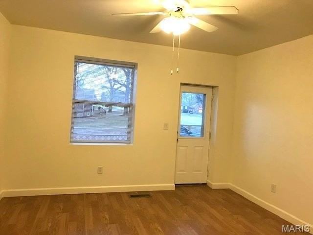 118 W 7th St - Photo 2 of 12