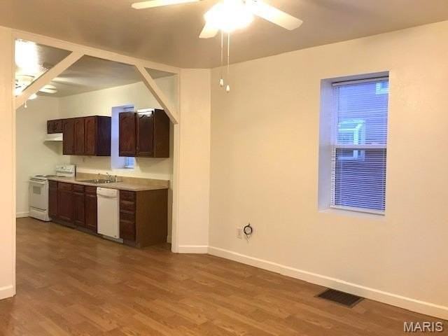 118 W 7th St - Photo 3 of 12