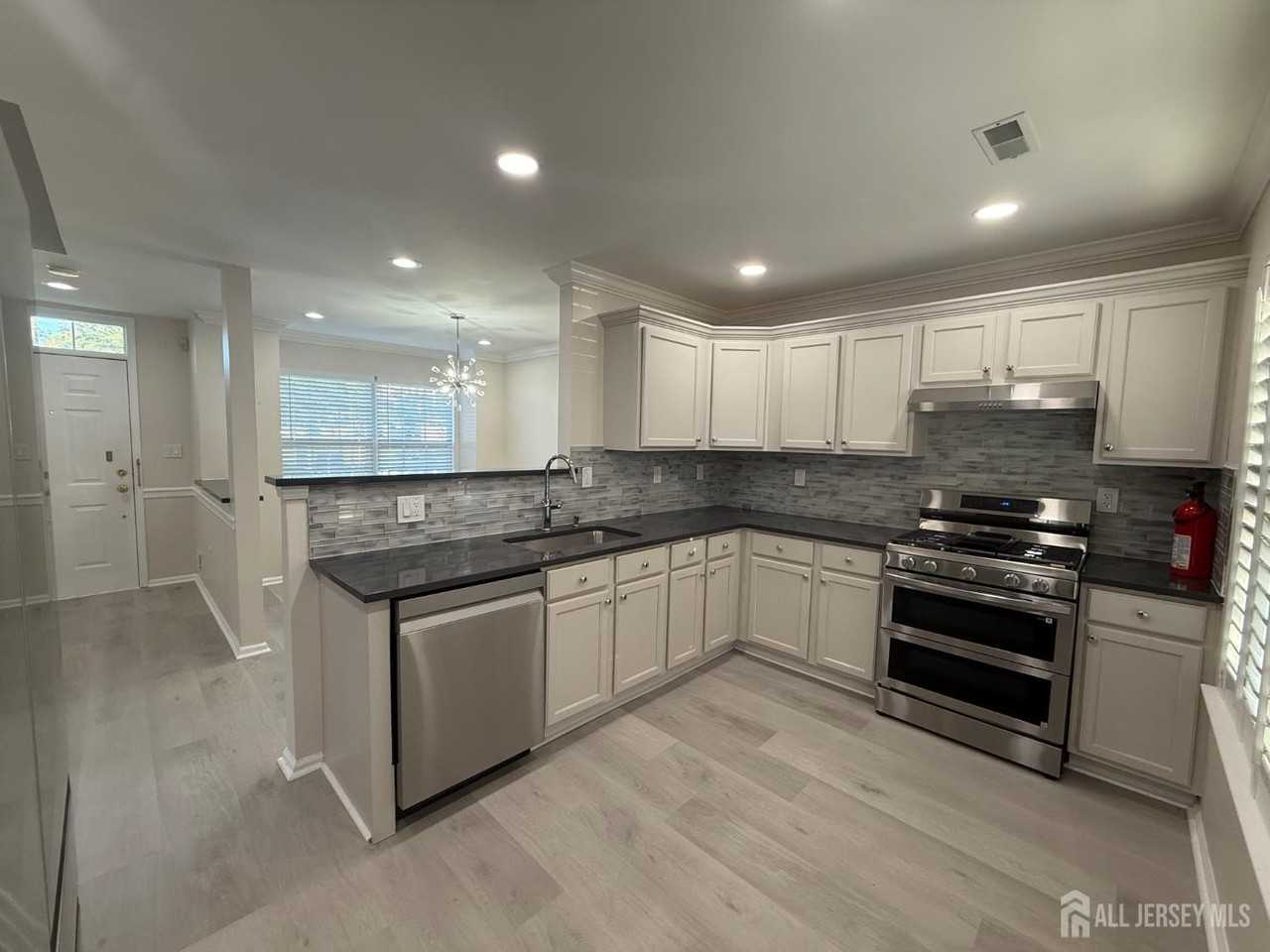 1 Boehm Dr - Photo 4 of 21