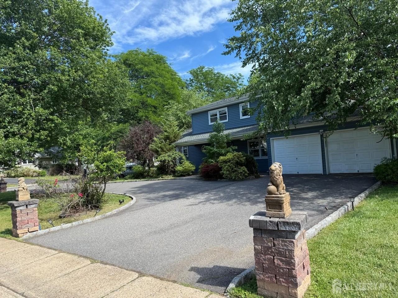 43 Jonathan Dr - Photo 2 of 31