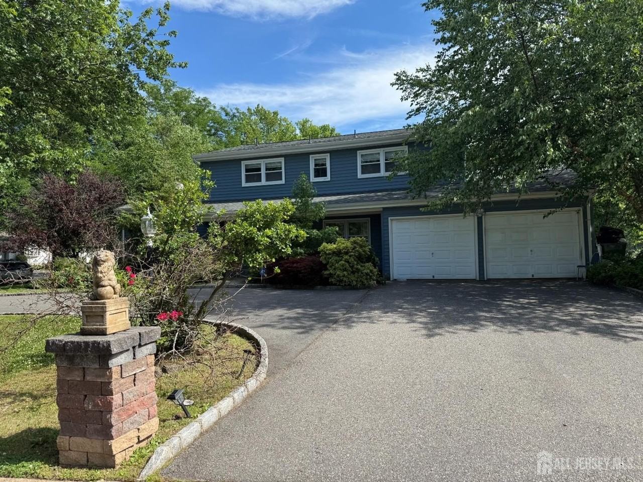 43 Jonathan Dr - Photo 3 of 31