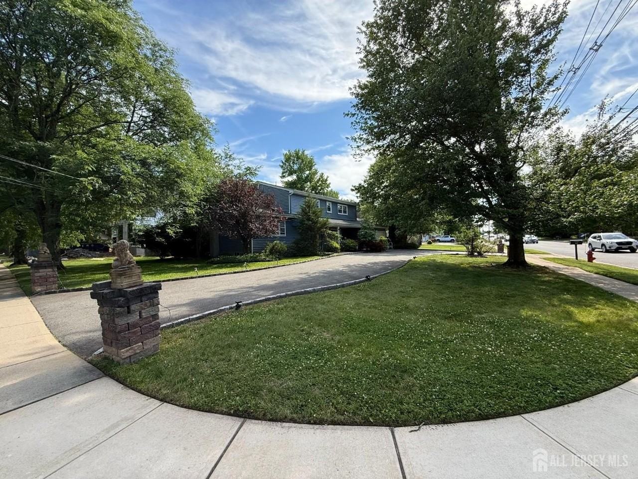43 Jonathan Dr - Photo 5 of 31