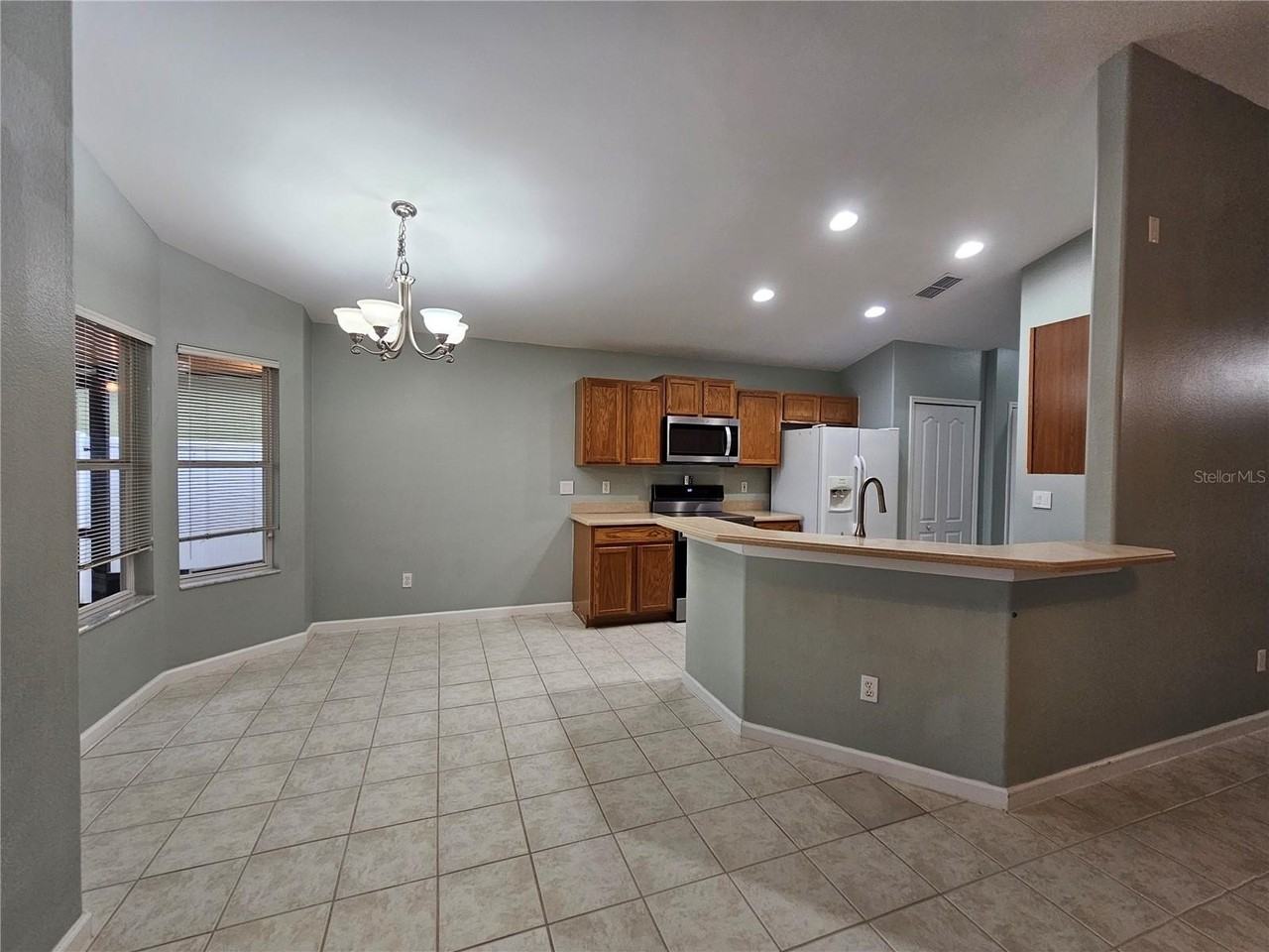 15230 Markham Dr - Photo 6 of 20