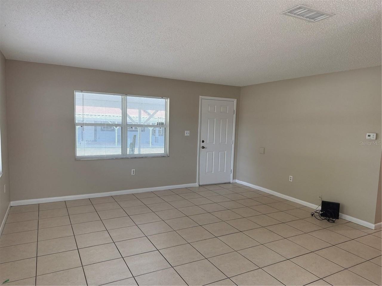 824 S Lone Oak Dr #A - Photo 5 of 16