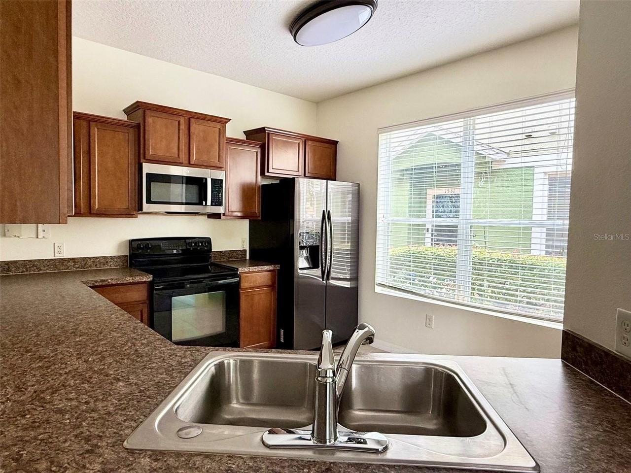 1535 Broken Oak Dr #37B - Photo 7 of 38