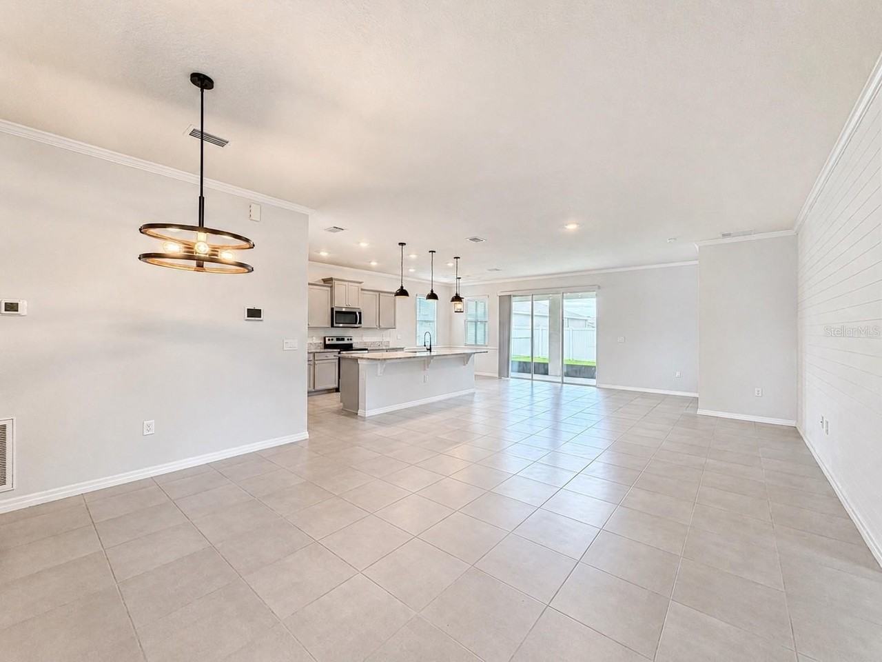 8810 Sw 63rd Ave - Photo 4 of 30