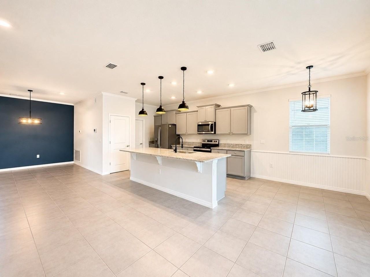 8810 Sw 63rd Ave - Photo 6 of 30