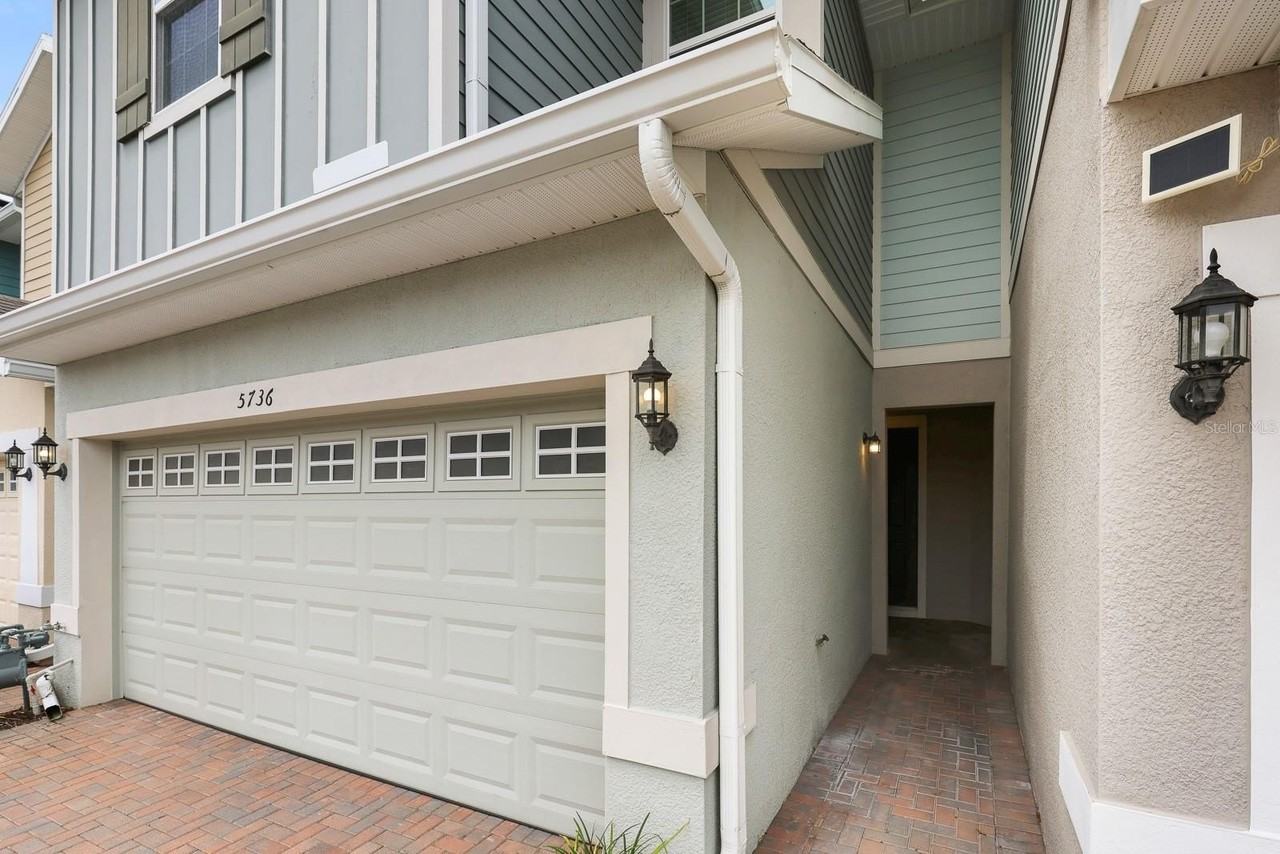 5736 Skytop Dr - Photo 4 of 34