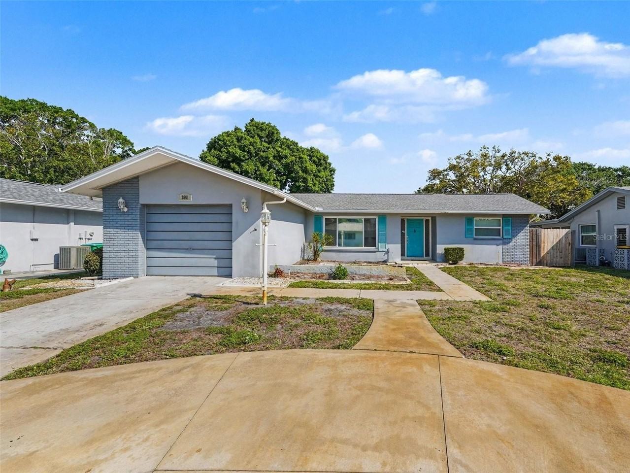 2561 Blackwood Cir - Photo 2 of 33