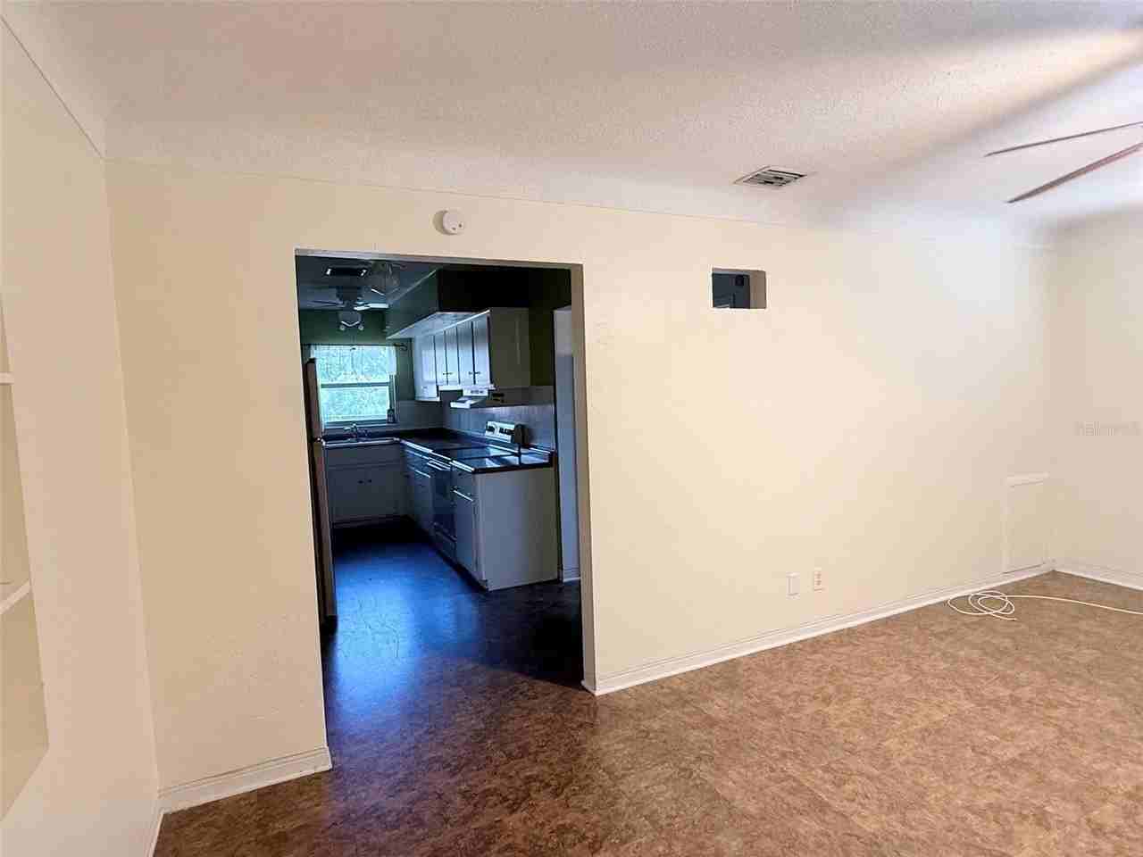5541 Lown St N - Photo 5 of 26