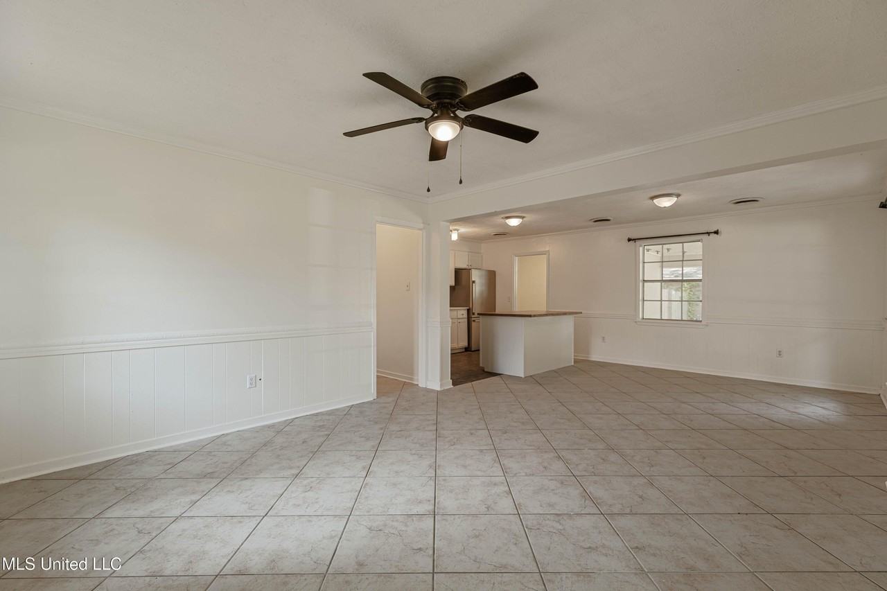 239 Traceland Dr - Photo 7 of 38