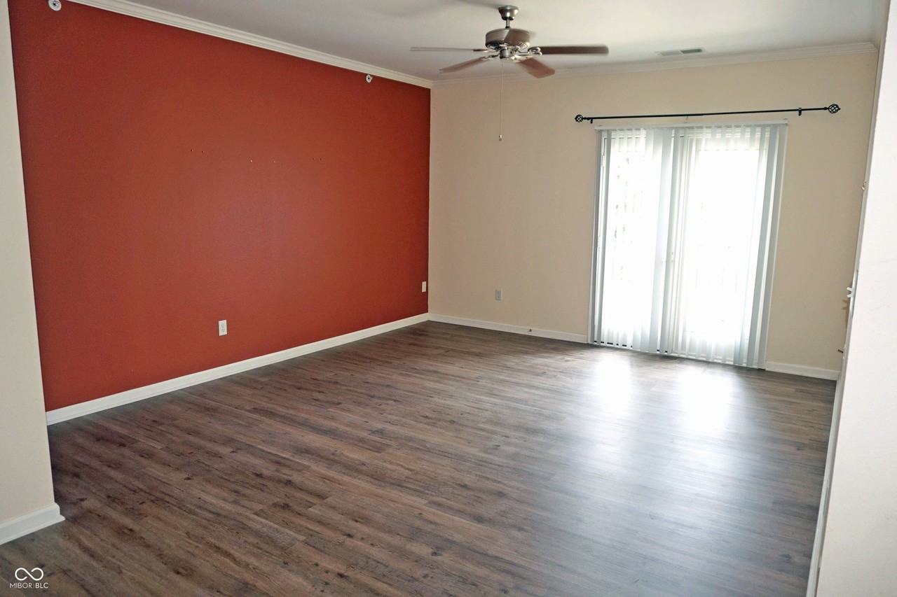 12914 University Cres #2B - Photo 5 of 20