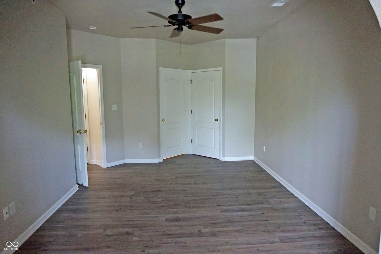 12914 University Cres #2B - Photo 7 of 20