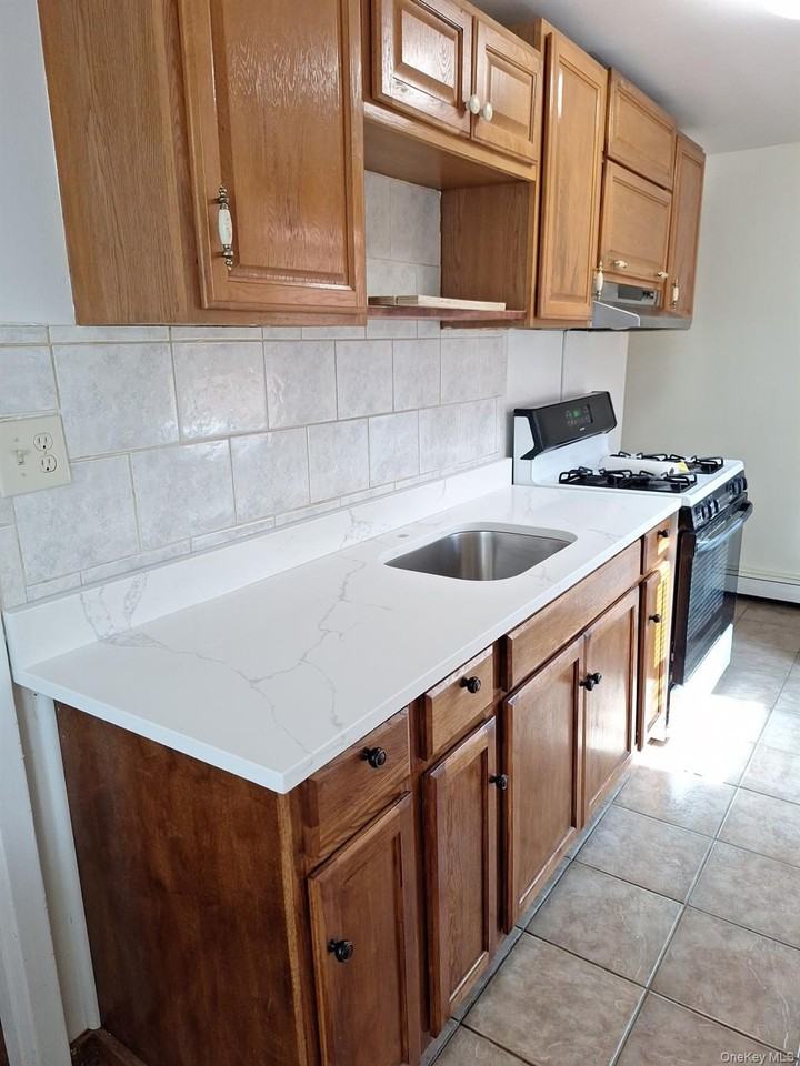 14 Walnut Ave E - Photo 3 of 11