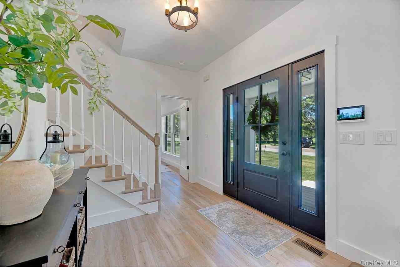 1095 Ryder Farm Ln - Photo 2 of 44