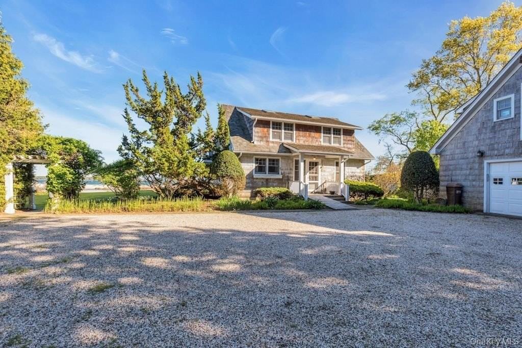 10450 New Suffolk Ave - Photo 4 of 27