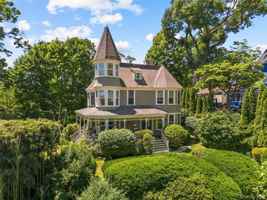 featured image of 19 Howe Pl