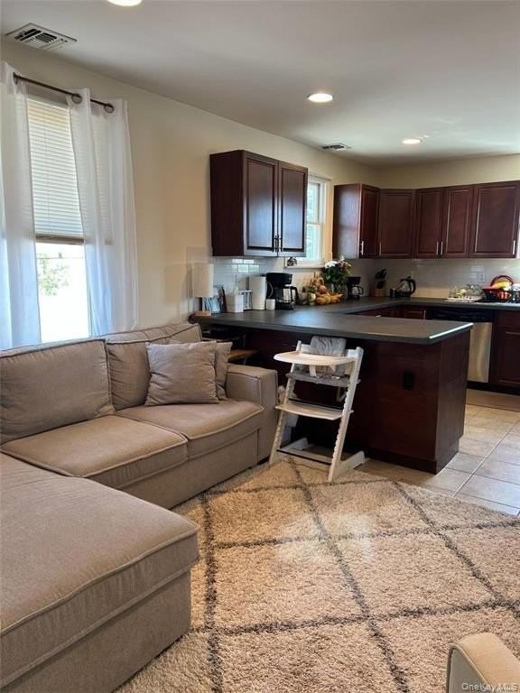317 Bedford Ave - Photo 5 of 12