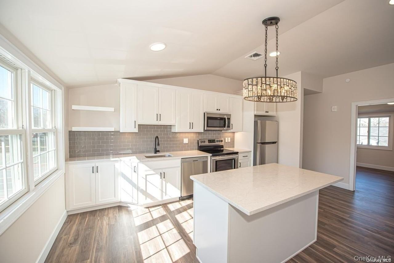 1090 New York Ave #PH - Photo 2 of 18