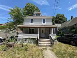 featured image of 174 Center St