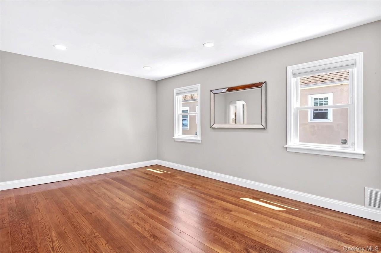 50 Albertson Pl - Photo 6 of 21