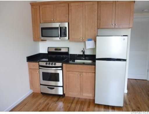 122 Main St #302 - Photo 3 of 7