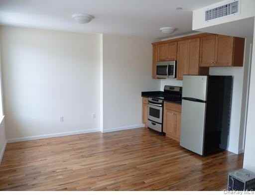 122 Main St #302 - Photo 4 of 7