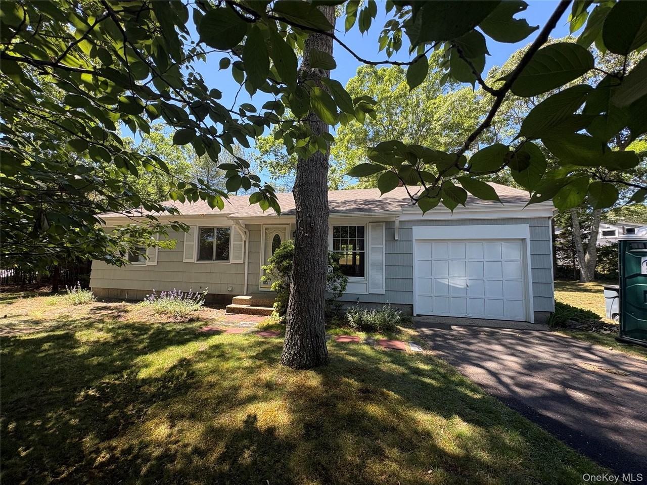52 Neptune Ave
