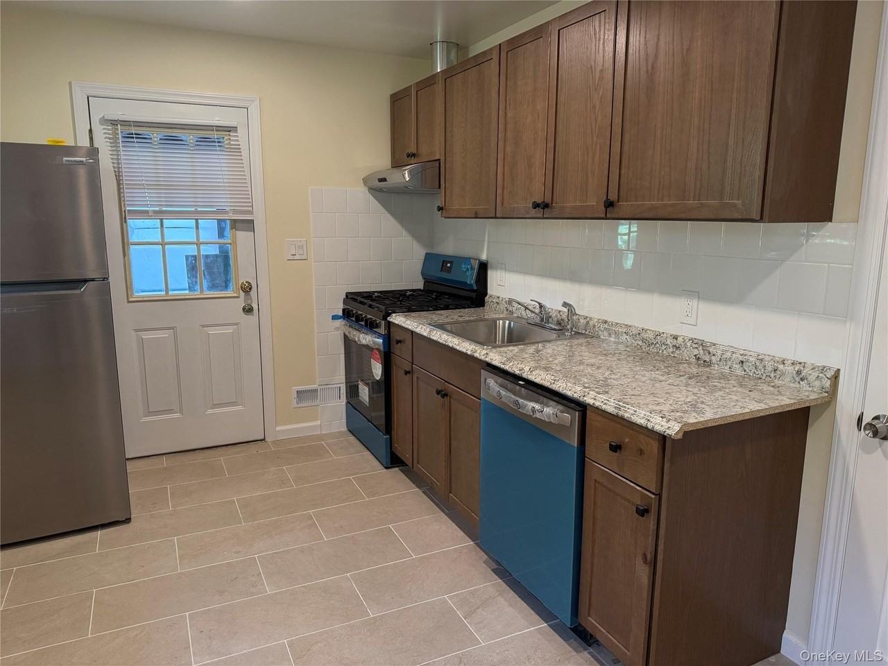 11 Holle Pl #1 - Photo 4 of 10