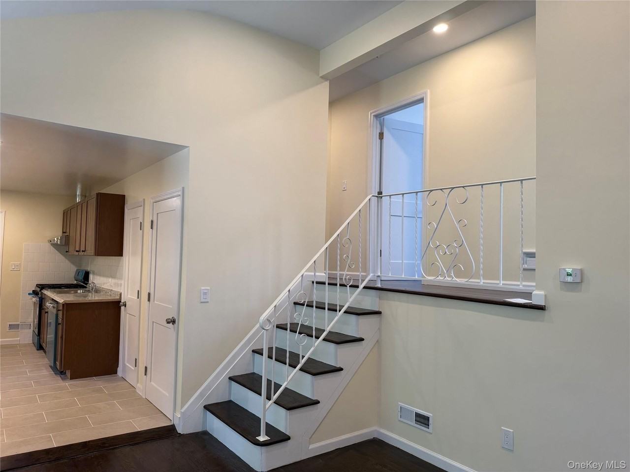 11 Holle Pl #1 - Photo 6 of 10