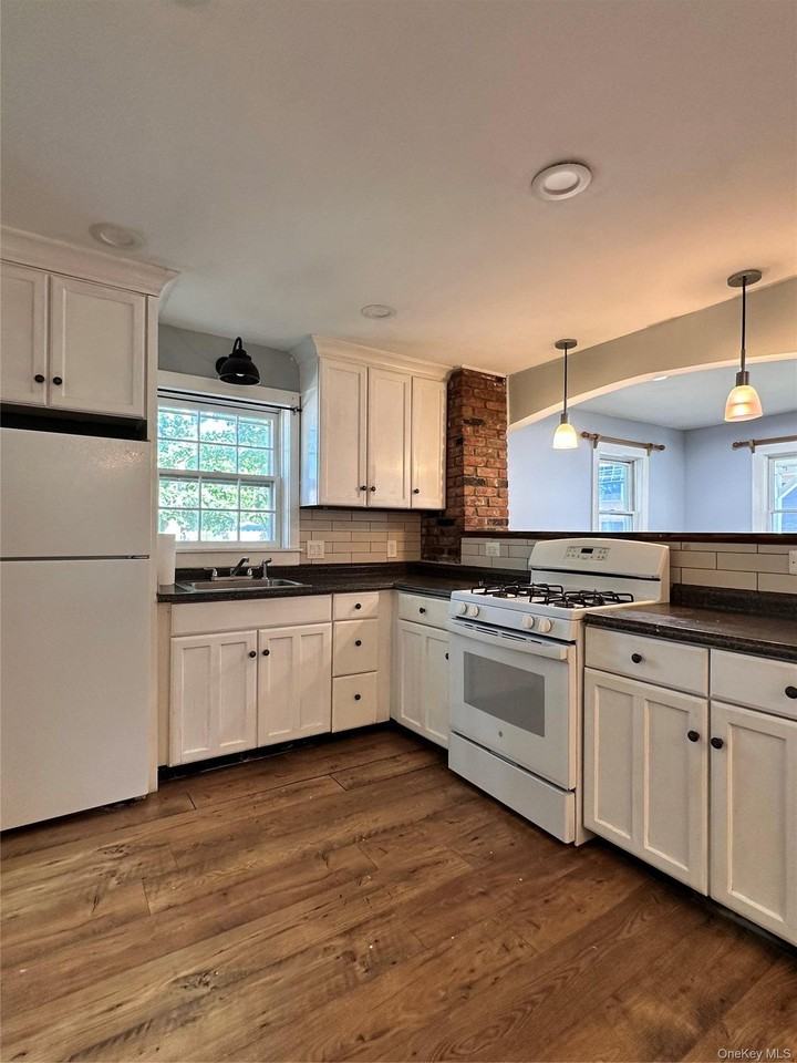 47 Henry St - Photo 4 of 8