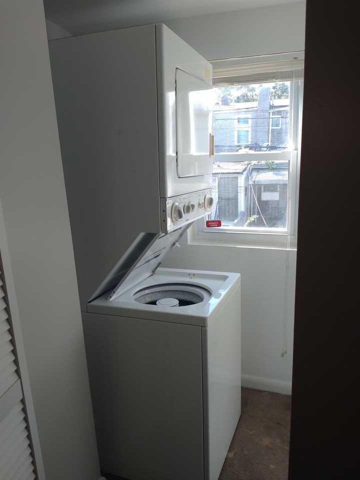 1242 Washington Blvd #1 - Photo 4 of 9