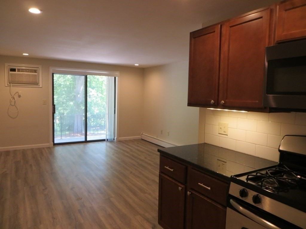 49 Parker Ave #8 - Photo 4 of 14