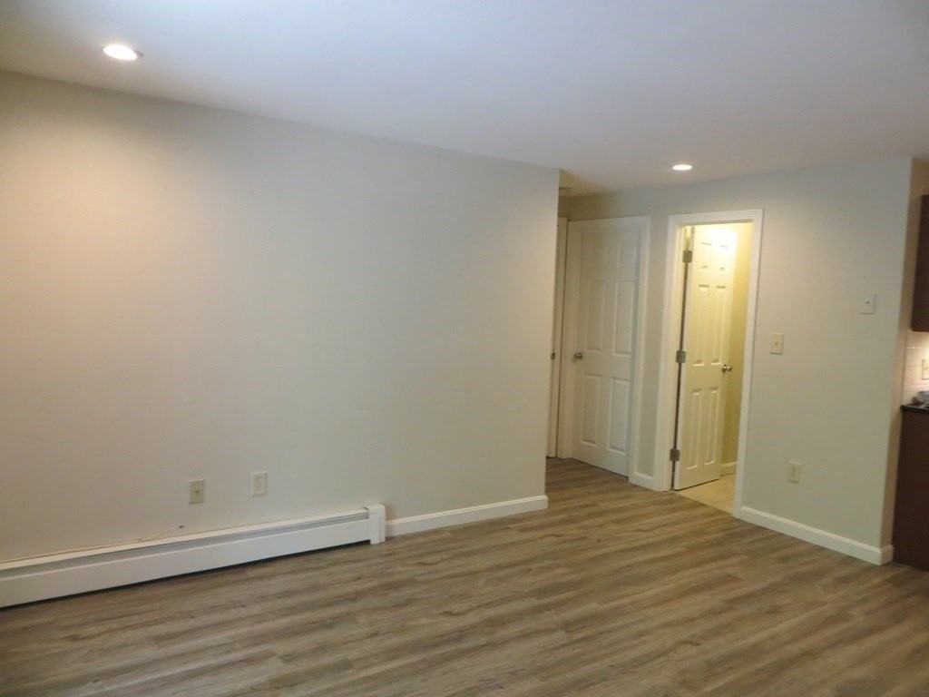 49 Parker Ave #8 - Photo 7 of 14