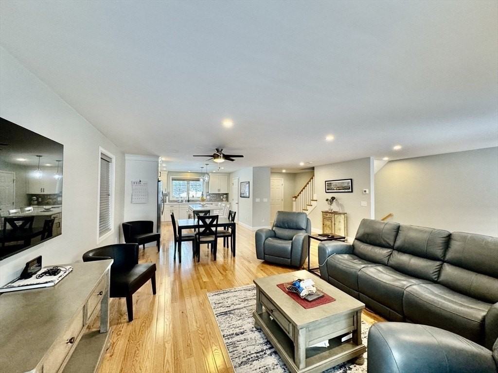 60 Garside St #5 - Photo 3 of 12