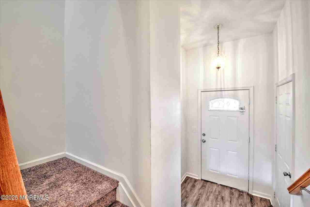 18 Esplanade Way - Photo 3 of 41
